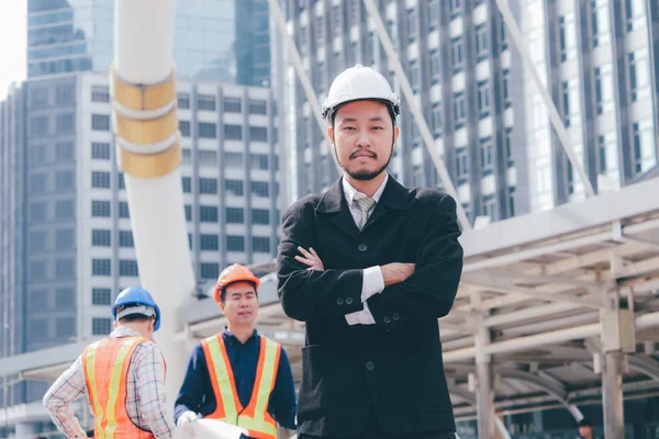 Samrt birlikte çalışmaya açık, mutlu ekip çalışması kavramı mühendislik.