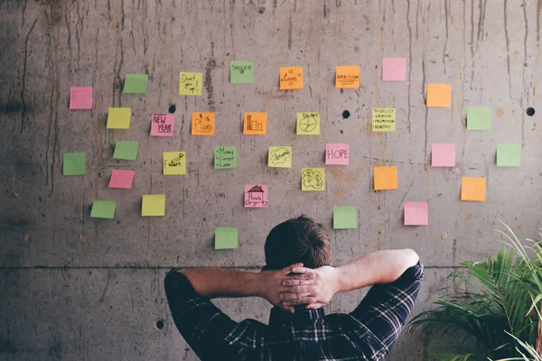 Business Man Looking Message Post Note — Stock Photo, Image