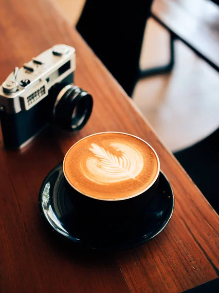 Καφές Latte Art Στο Κατάστημα Καφέ Καφέ — Φωτογραφία Αρχείου