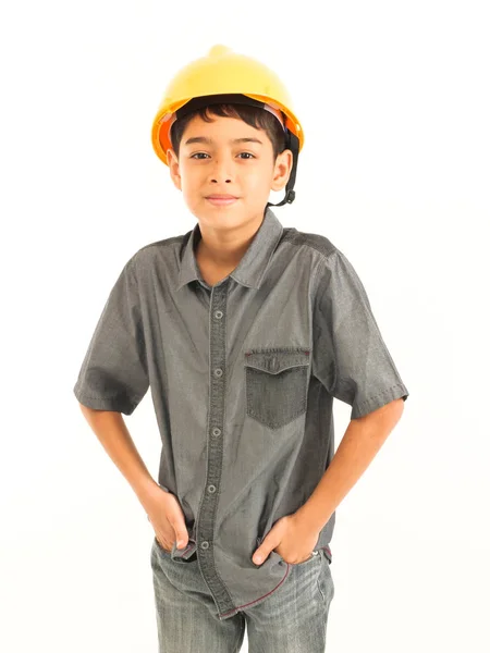 Asiático chico con ingeniero y seguridad amarillo sombrero en blanco backgroun —  Fotos de Stock