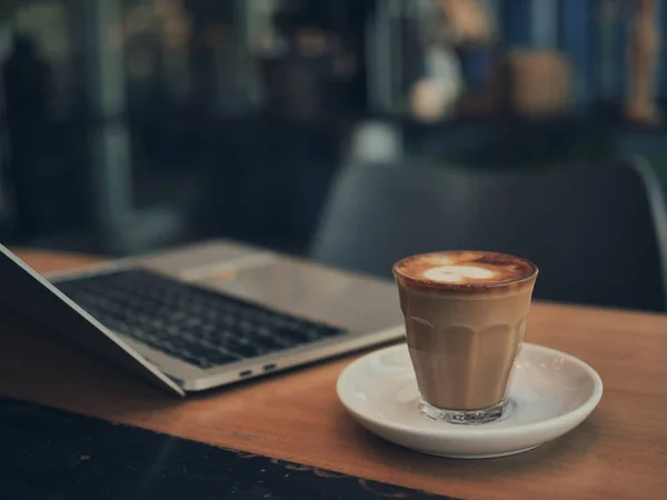 Kawa Latte Art Kawiarni Café Vintage Odcień — Zdjęcie stockowe