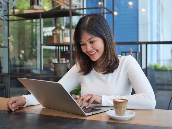 Asian Woman Cafe — Stock Photo, Image