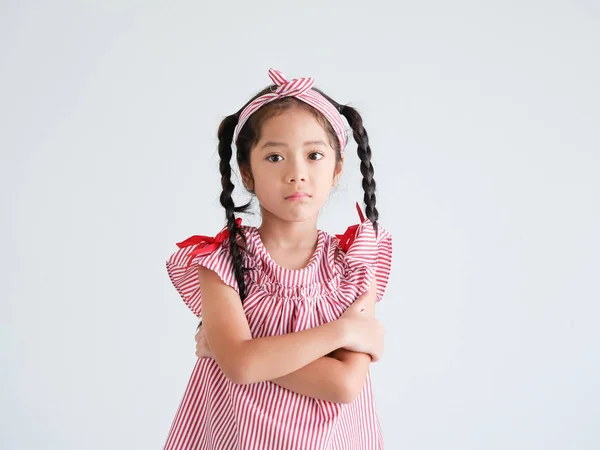 Menina asiática no fundo branco sorriso e humor feliz — Fotografia de Stock