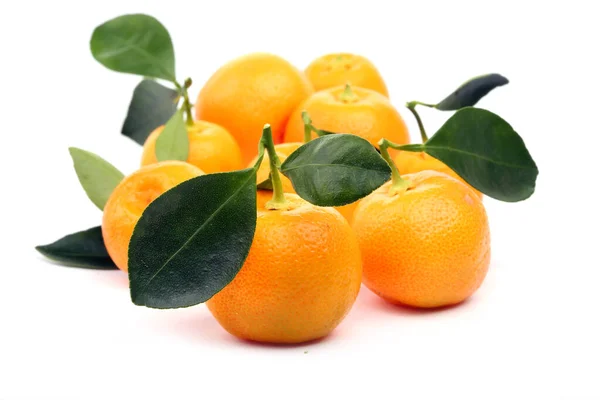 Ripe Tangerines Leaves Isolated White — Stock Photo, Image
