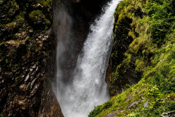 Landscape View Medium Sized Waterfall North Sikkim Summer — Stock Photo, Image