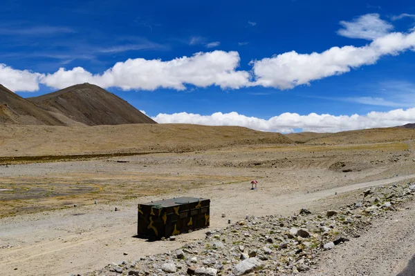 Ufuktaki Dağlar Himalaya dağ Vadisi Hint-Çin sınır ordusu çadır