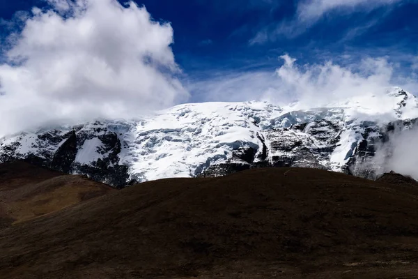 Agora Mountanha Revestida Circuito Annapurna Com Cloudos Dramáticos Céu Sunlight — Fotografia de Stock