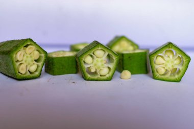 Bamya ya da bayanlar parmak bilinen