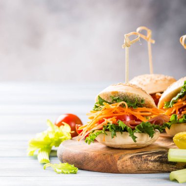 Lezzetli mini burgerler