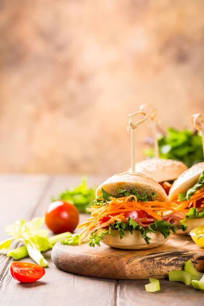 Deliciosos mini hambúrgueres — Fotografia de Stock