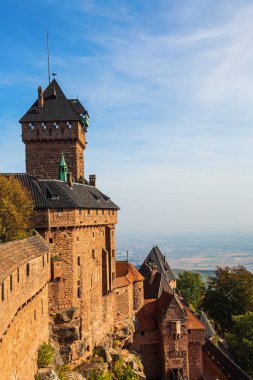 Chateau du Haut-Königsbourg, Fransa'nın Strasbourg city yakınındaki güzel Alsace bölgesinde eski kale.
