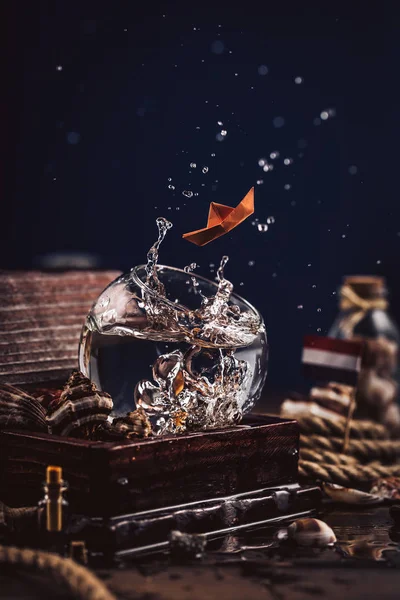 Yuvarlak cam su sıçrama — Stok fotoğraf