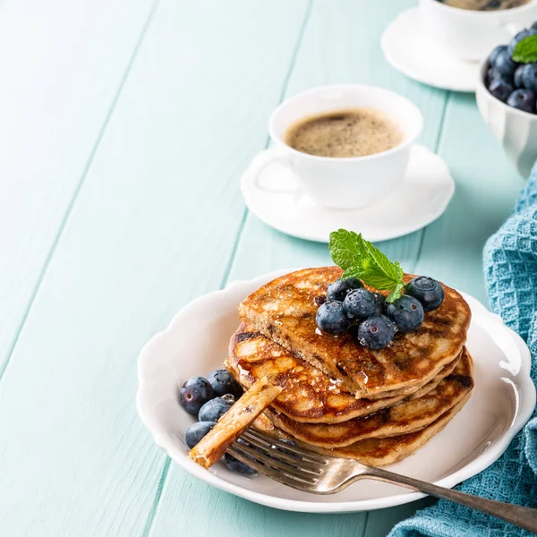 Panquecas deliciosas com gotas de chocolate — Fotografia de Stock