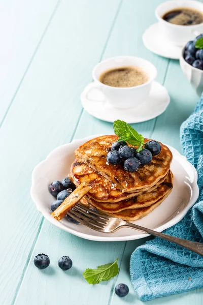 Deliciosos panqueques con gotas de chocolate — Foto de Stock