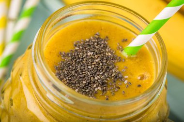 chia tohumu ile smoothie suyu