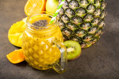 chia tohumu ile smoothie suyu