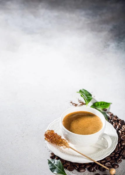 Koffie in witte kop — Stockfoto