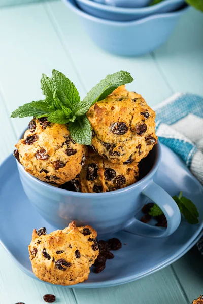 Bolinhos de passas deliciosos caseiros frescos — Fotografia de Stock