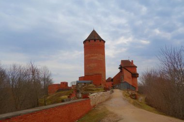 Bahar, Sigulda, Gauja Milli Parkı, Letonya, Baltık Bölgesi sırasında Turaida Kalesi