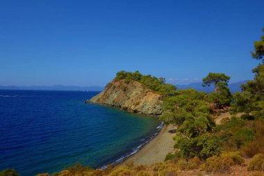 Sahil İzmir'de bulunan Fethiye şehir yakın gizli bir plaj ile