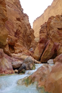Jordan ölü deniz yakınında bulunan wadi Zarqa Kanyon