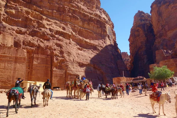 Oude Verlaten Rock Stad Petra Jordanië Als Een Toeristische Trekpleister — Stockfoto