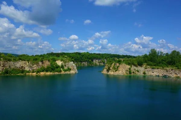 Acantilado Lago Cantera Piedra Cracovia Zakrzowek Paisaje Estanque Primavera Verdadera —  Fotos de Stock