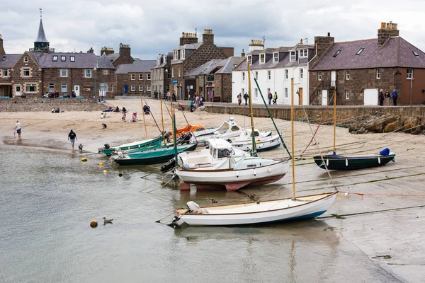 Великобритания Шотландия Aberdeenshire Stonehaven Лодки Пляже Stonehaven Stonehaven Small Harbour — стоковое фото