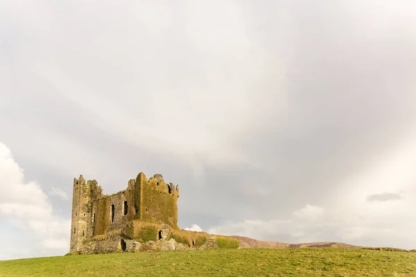 Irland Kerry County Kerry Ballycarbery Castle Unter Grauem Himmel — Stockfoto
