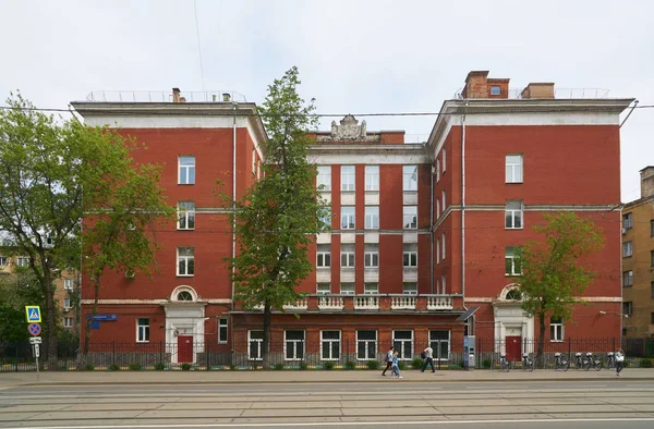 Moscú Rusia Mayo 2018 Edificio Ladrillo Rojo Estilo Soviético Calle —  Fotos de Stock