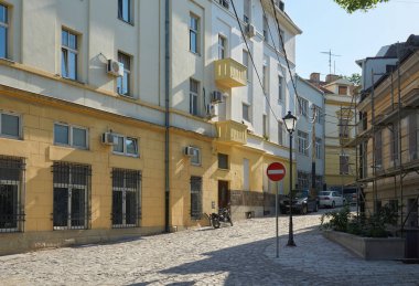 Belgrade, Sırbistan - 03 Mayıs 2018: Sabah manzaralı güzel eski evler Zadarska Caddesi üzerinde.