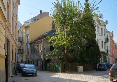 Belgrade, Sırbistan - 03 Mayıs 2018: Sabah manzaralı güzel eski evler Zadarska Caddesi üzerinde.