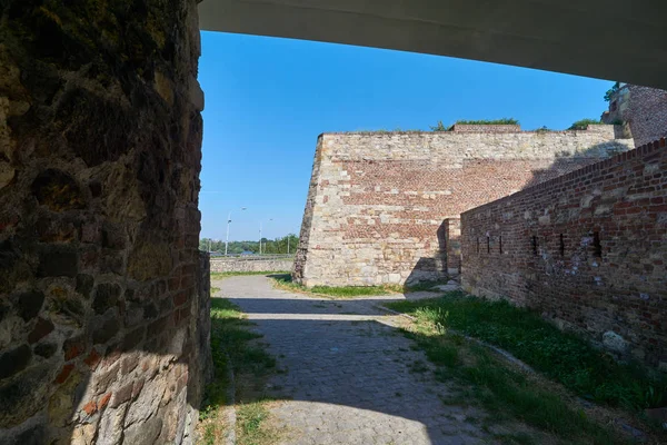 Eski duvarlar Sırbistan bahar'ın Belgrad Kalesi