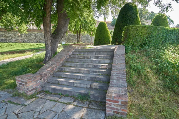 Viejas Escaleras Piedra Parque Fortaleza Belgrado Serbia Primavera —  Fotos de Stock