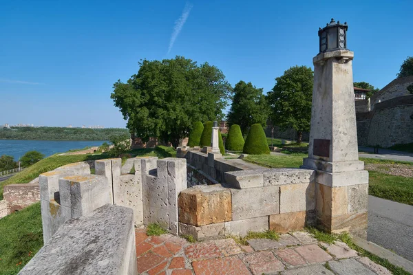 Fortaleza Belgrado Serbia Primavera Río Danubio Está Izquierda —  Fotos de Stock