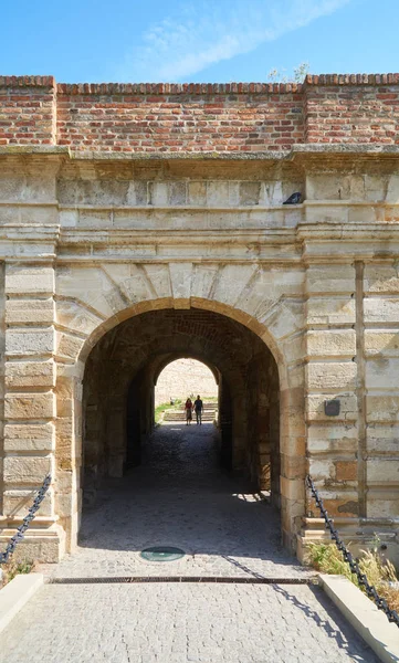 Belgrado Serbia Maggio 2018 Giovane Coppia Che Entra Nella Fortezza — Foto Stock