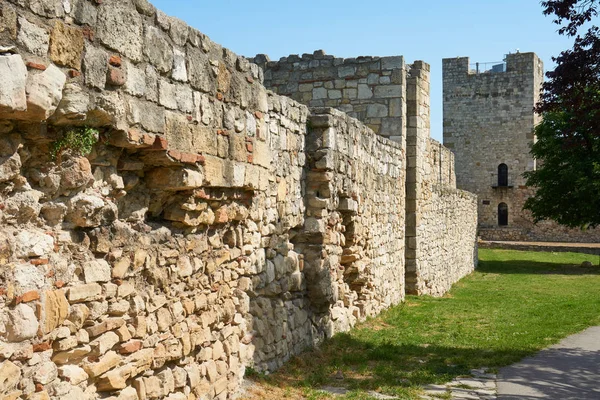 Antiguas Murallas Piedra Torres Fortaleza Belgrado Serbia Primavera — Foto de Stock