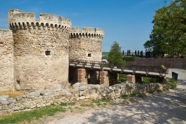 Dos Grandes Torres Fortaleza Belgrado Serbia Primavera — Foto de Stock