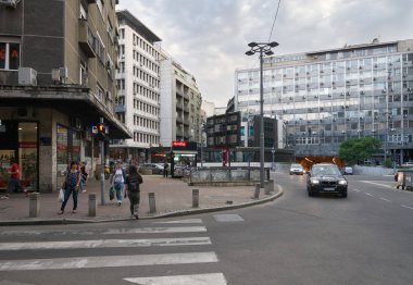 Belgrade, Sırbistan - 04 Mayıs 2018: Akşam görünümü Mitroviça Caddesi üzerinde.