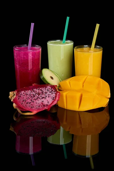 Dragon Fruit Avocado Mango Juices Fruit Slices Black Reflecting Background — Stock Photo, Image