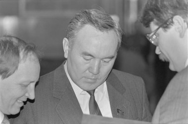 Moskova, SSCB - 26 Aralık 1990: Kazak Ssr Nursultan Abishevich Nazarbayev SSCB Halk milletvekillerinin 4 Kongre Başkanı