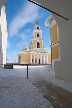 Nilo-Stolobenskaya Pustyn, Ostashkov district, Tver Oblastı, Rusya Rus Ortodoks Manastırı Epiphany Katedrali çan kulesi. Nil Seliger ada Gölü üzerinde yer alır.