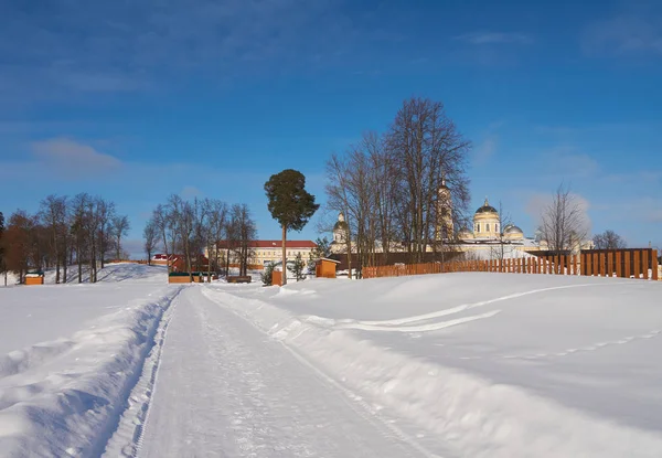 Vista Inverno Mosteiro Ortodoxo Russo Nilo Stolobenskaya Pustyn Distrito Ostashkov — Fotografia de Stock