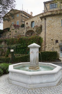 Mougins içinde su çeşmesi