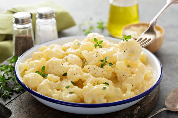 Cauliflower with cheese sauce — Stock Photo, Image