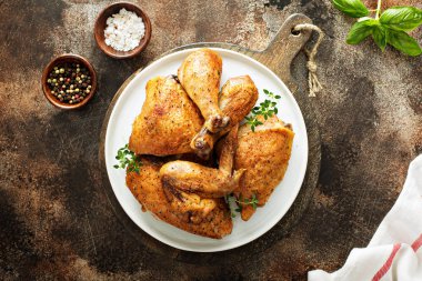 Izgara veya füme tavuk