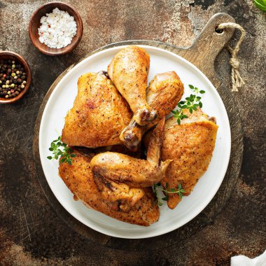 Izgara veya füme tavuk