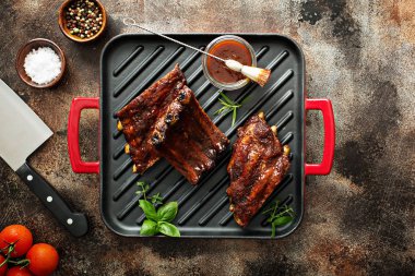 Barbekü soslu ızgara kaburga