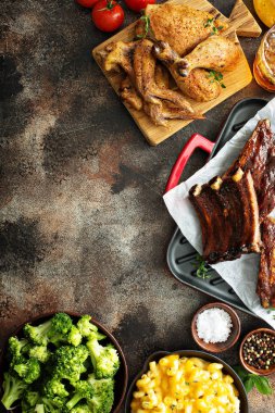 Gökkuşağı tortellini taze salata ile