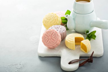 Kar cilt tatlı ve iştah açıcı geleneksel Çin mooncakes
